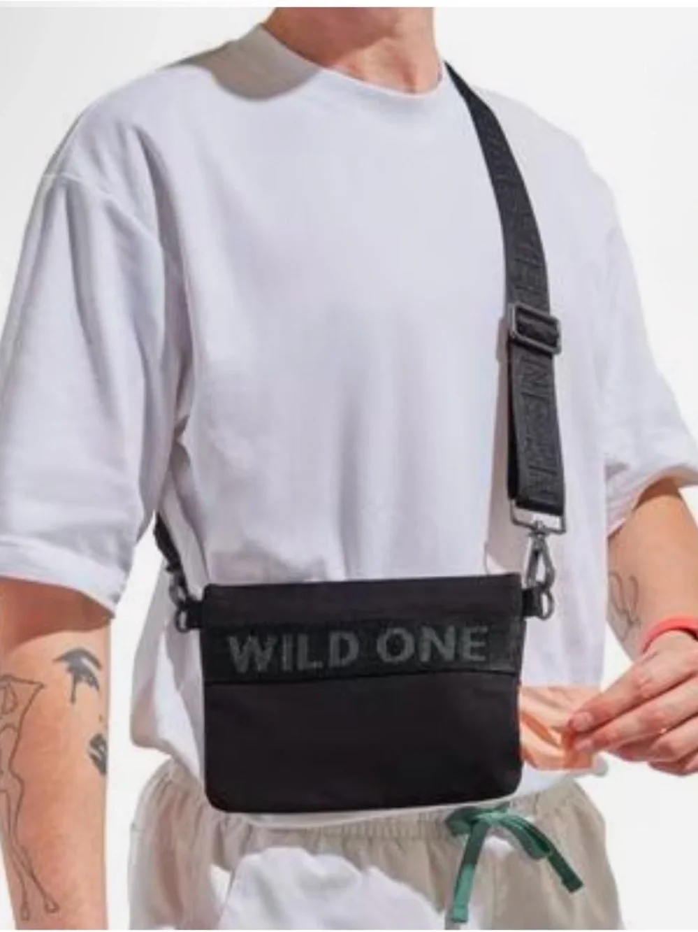 Wild One Treat Pouch Limited Edition Limeade Neon Green Poop Bag Dispenser NWOT